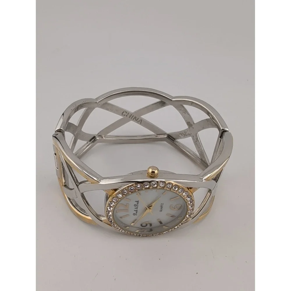 Peck & Peck Women's Watch 30mm Case Bangle  Rhinestone Bezel- New Battery